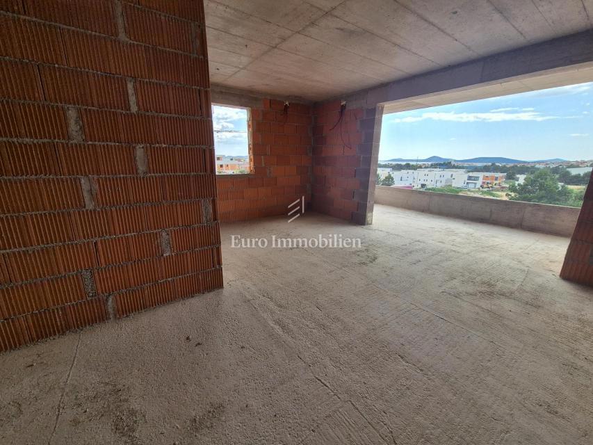 Bellissimo appartamento in un nuovo edificio, vista mare