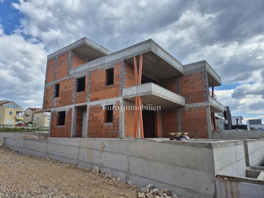 Bellissimo appartamento in un nuovo edificio, vista mare