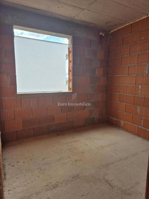 Bellissimo appartamento in un nuovo edificio, vista mare
