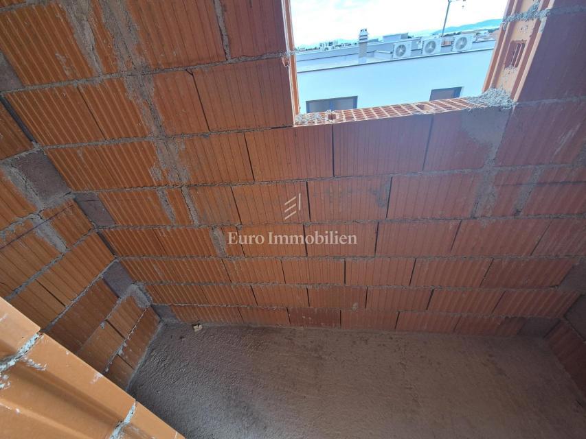 Bellissimo appartamento in un nuovo edificio, vista mare