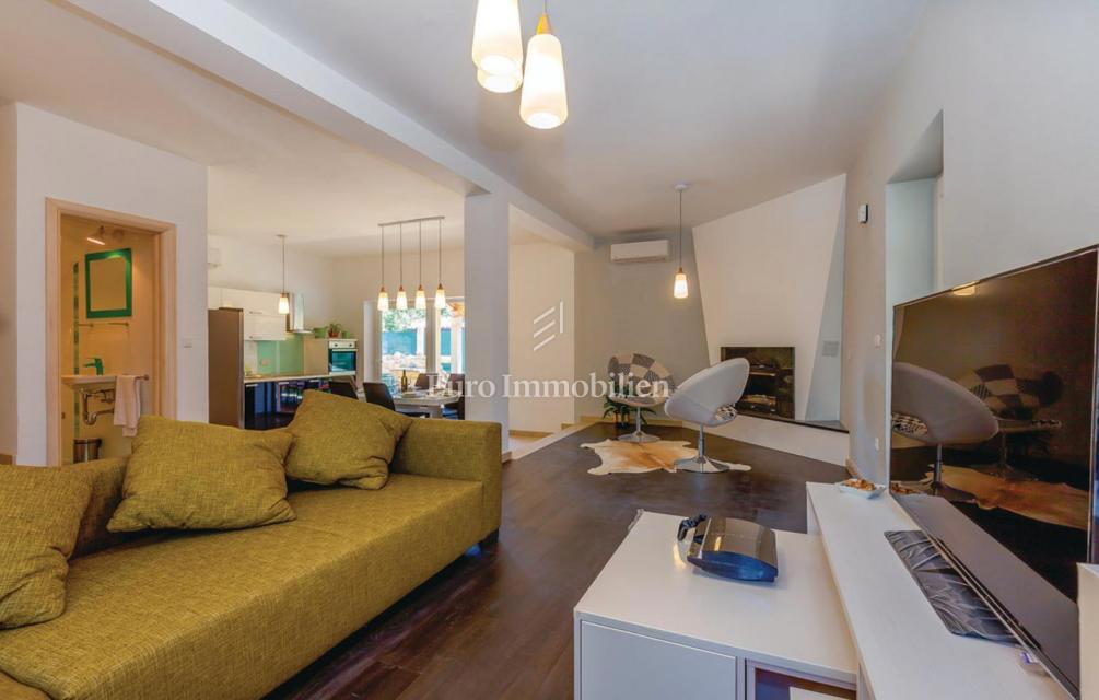 Casa con piscina in una posizione tranquilla - isola di Krk