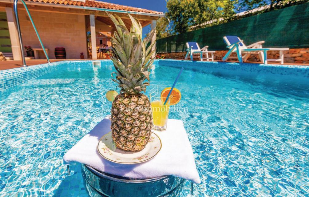 Casa con piscina in una posizione tranquilla - isola di Krk
