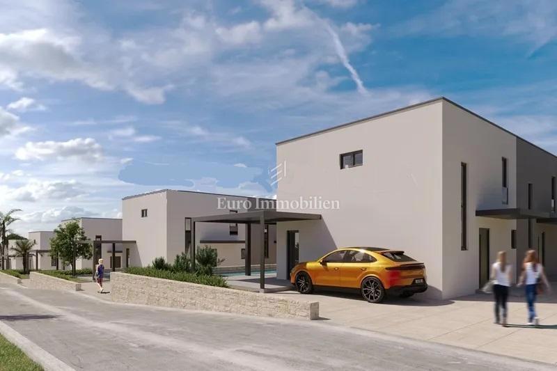 Mandre - casa a schiera con piscina e giardino