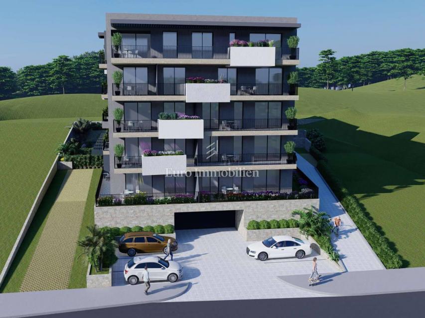 Makarska - nuovo edificio in una posizione attraente