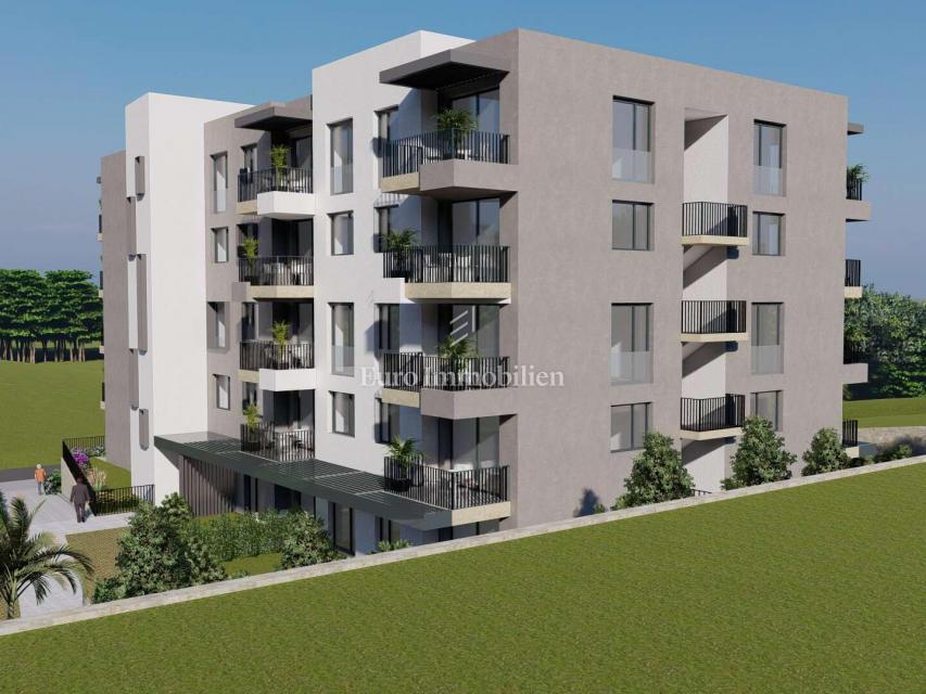 Makarska - nuovo edificio in una posizione attraente