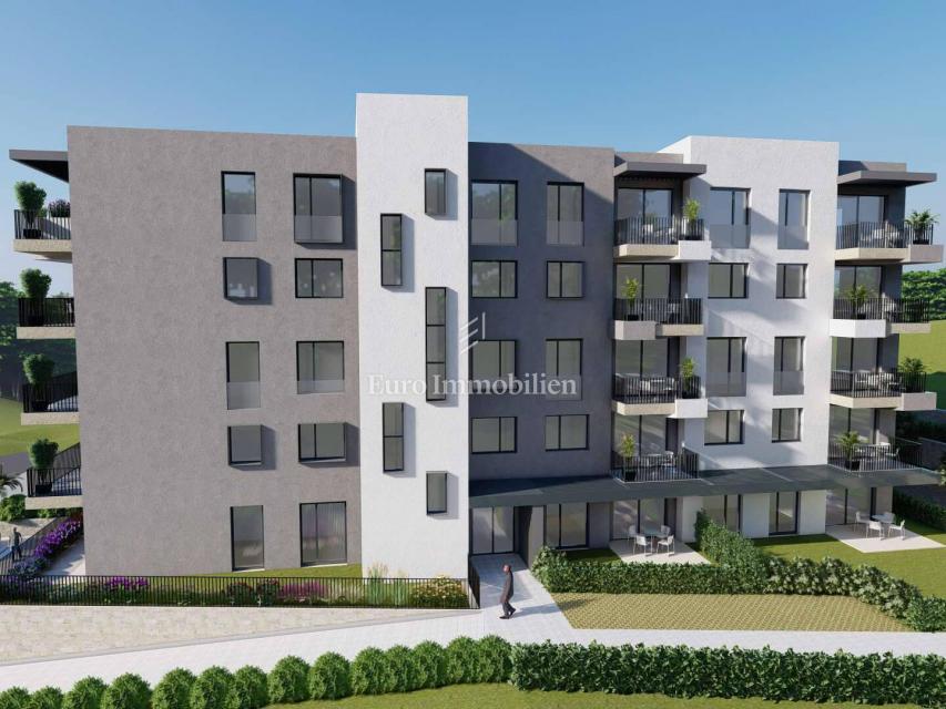 Makarska - nuovo edificio in una posizione attraente