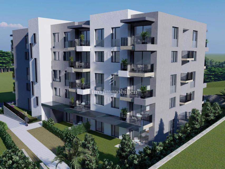 Makarska - nuovo edificio in una posizione attraente