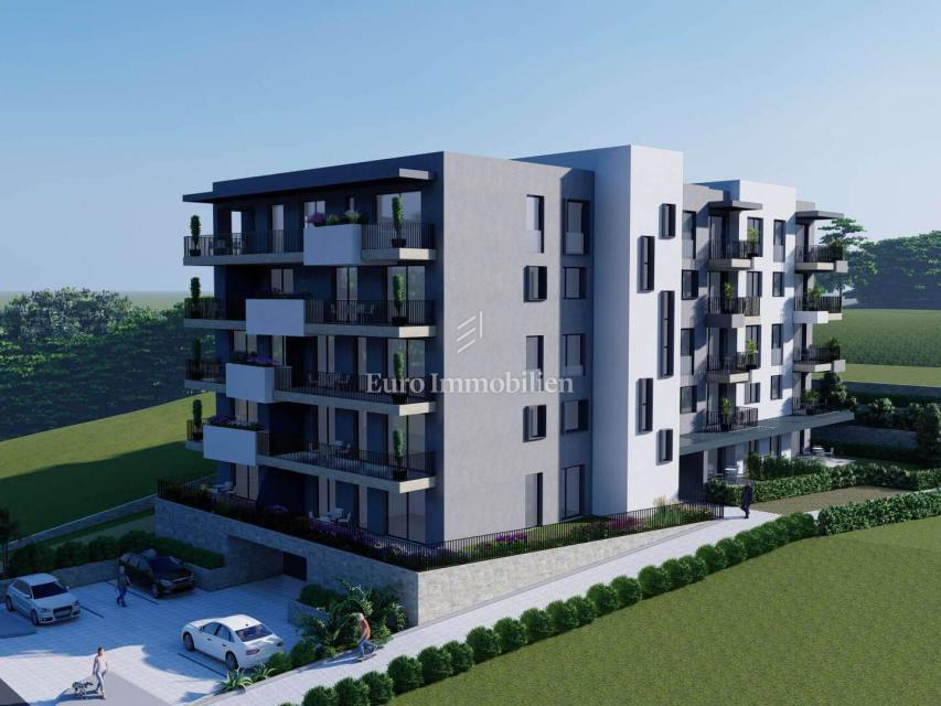Makarska - nuovo edificio in una posizione attraente