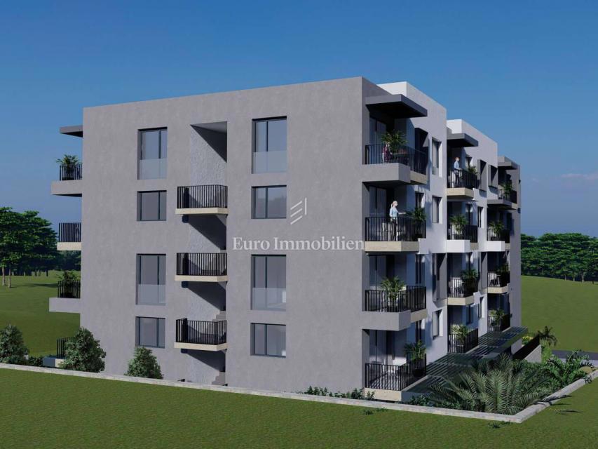 Makarska - nuovo edificio in una posizione attraente