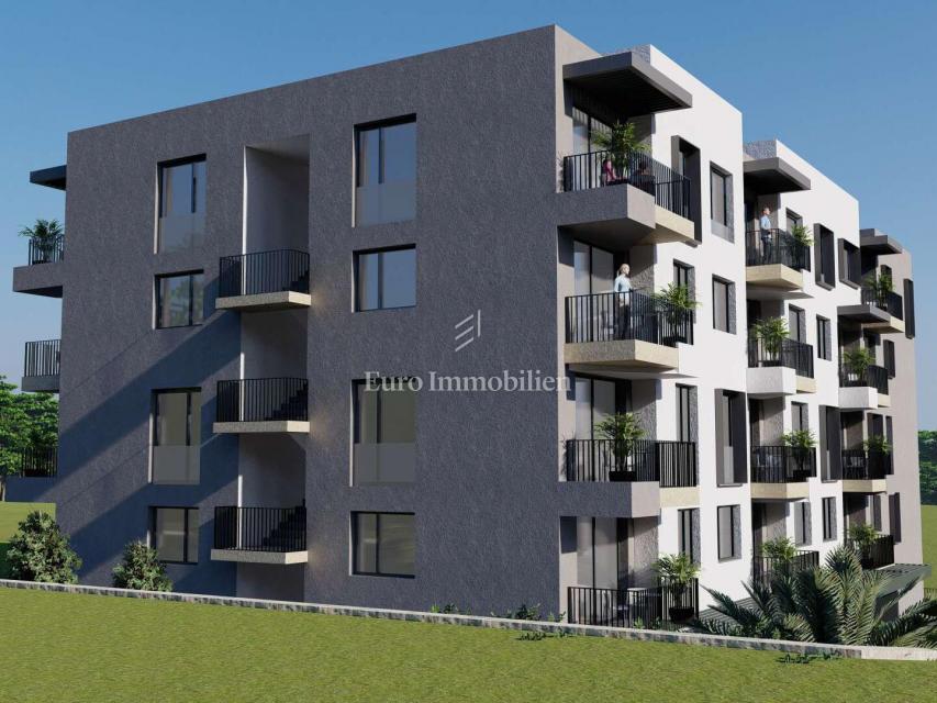 Makarska - nuovo edificio in una posizione attraente