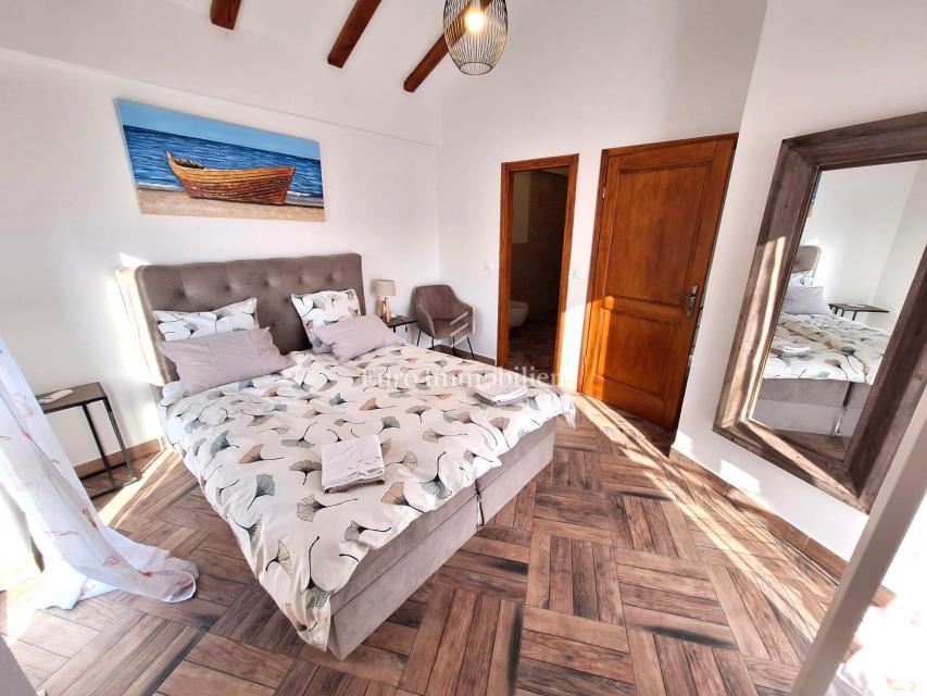 Casa con Piscina in una Zona Tranquilla