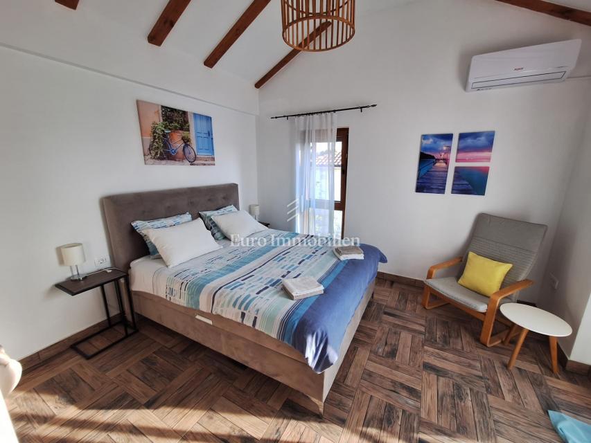 Casa con Piscina in una Zona Tranquilla