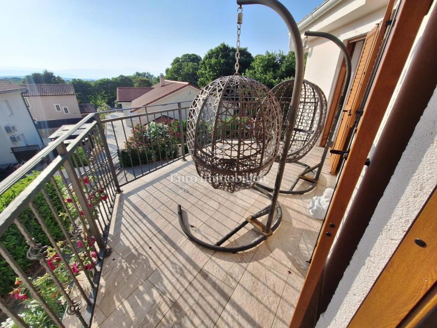 Casa con Piscina in una Zona Tranquilla