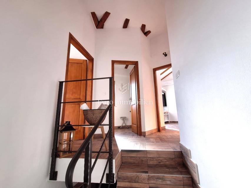 Casa con Piscina in una Zona Tranquilla