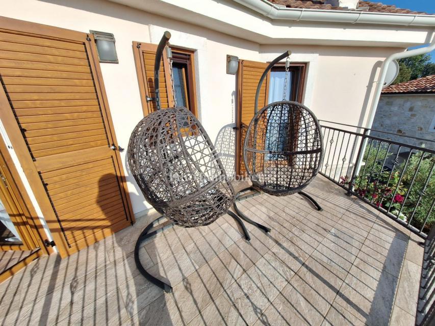 Casa con Piscina in una Zona Tranquilla