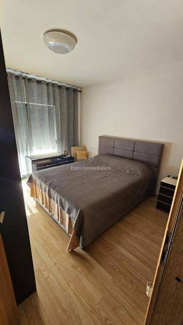 Novi Vinodolski - appartamento e due monolocali