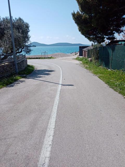 Vodice - casa con parcheggio in posizione eccellente