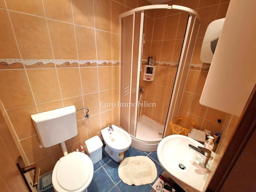 Casa vicino al mare con due appartamenti - Punat