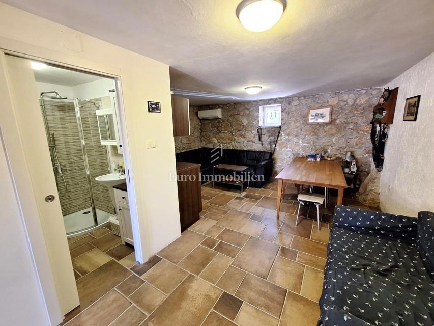 Casa vicino al mare con due appartamenti - Punat