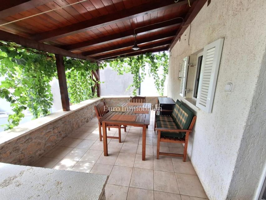 Casa vicino al mare con due appartamenti - Punat