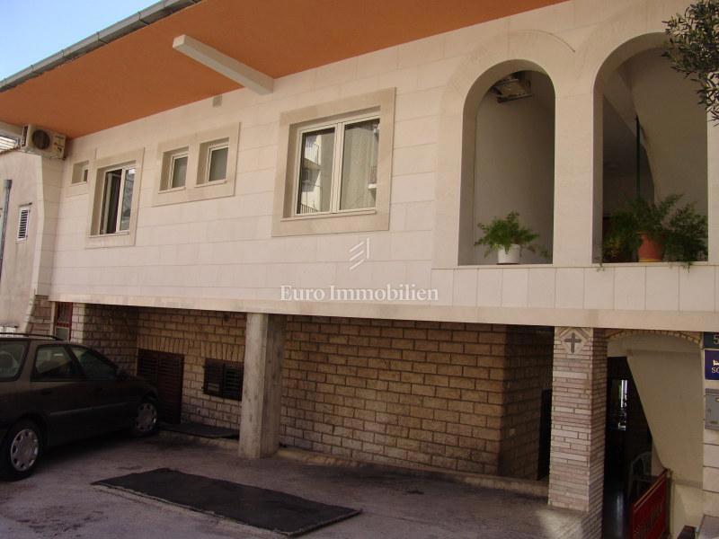 Makarska - condominio con una bellissima vista