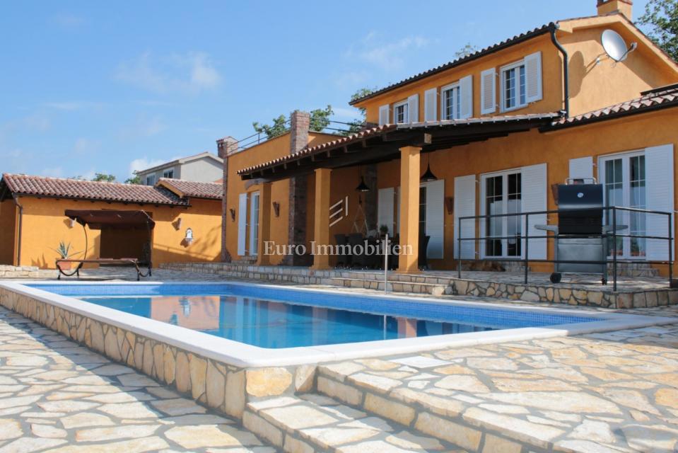 Istria, Albona – Villa con piscina riscaldata e vista mare