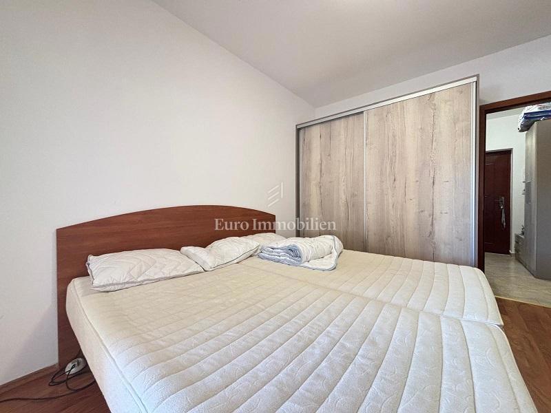 Stara Novalja – Appartamento al piano terra con terrazza