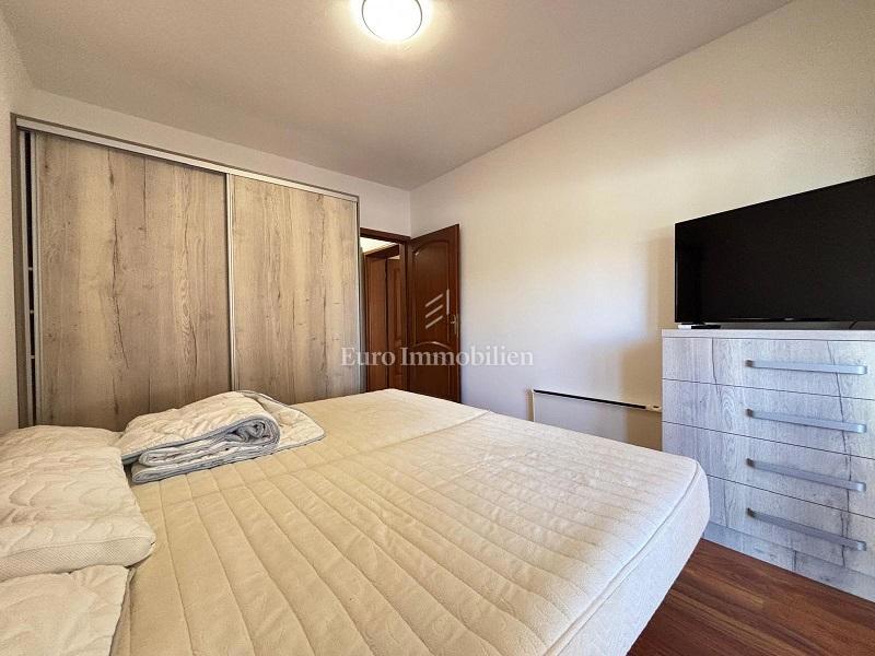 Stara Novalja – Appartamento al piano terra con terrazza