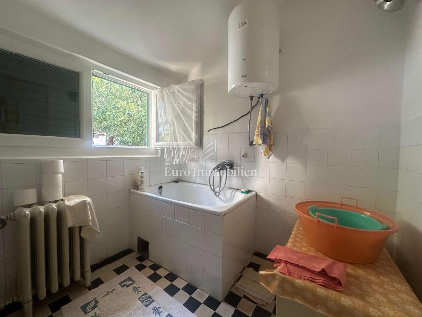 Brist – Casa indipendente, seconda fila dal mare