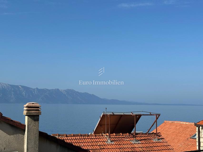 Brist – Casa indipendente, seconda fila dal mare