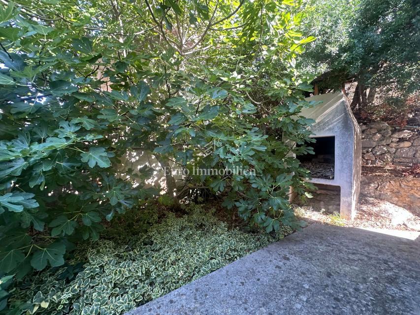 Brist – Casa indipendente, seconda fila dal mare