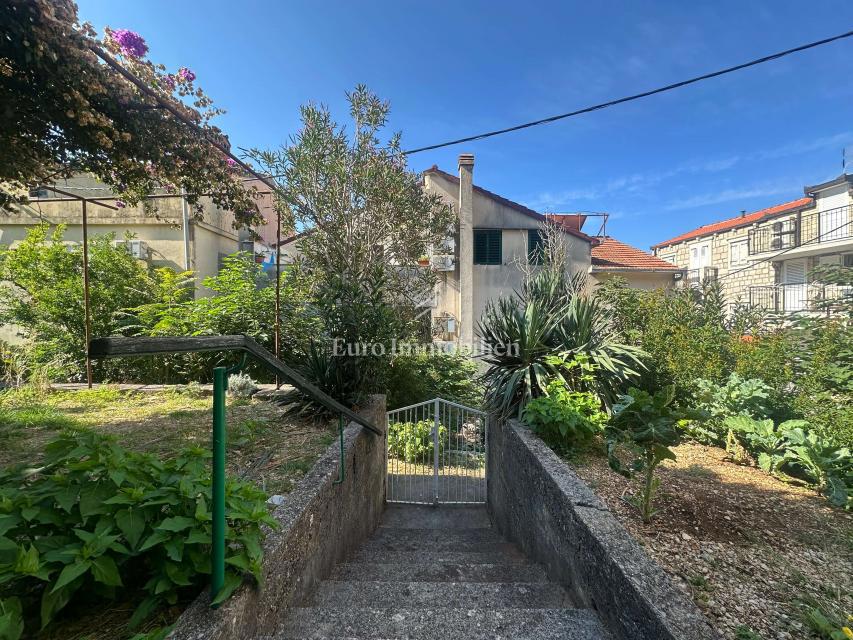 Brist – Casa indipendente, seconda fila dal mare