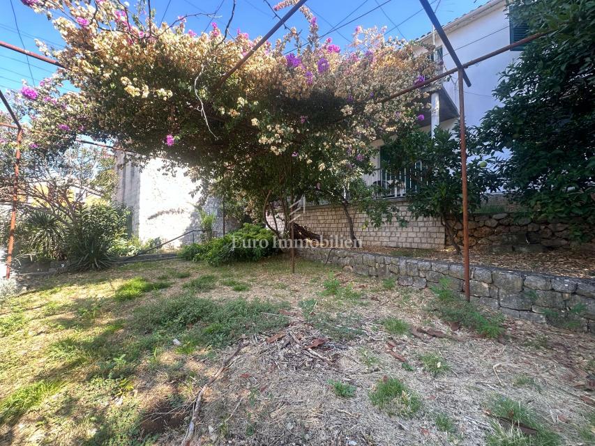 Brist – Casa indipendente, seconda fila dal mare