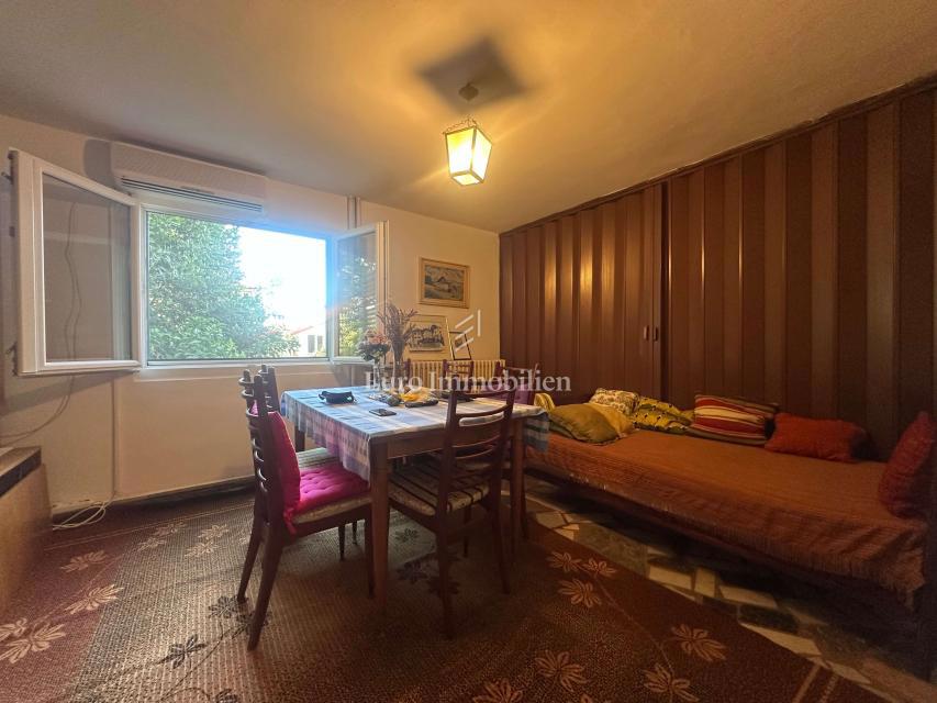 Brist – Casa indipendente, seconda fila dal mare