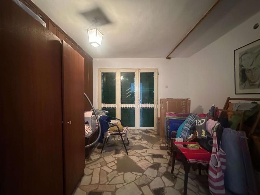 Brist – Casa indipendente, seconda fila dal mare