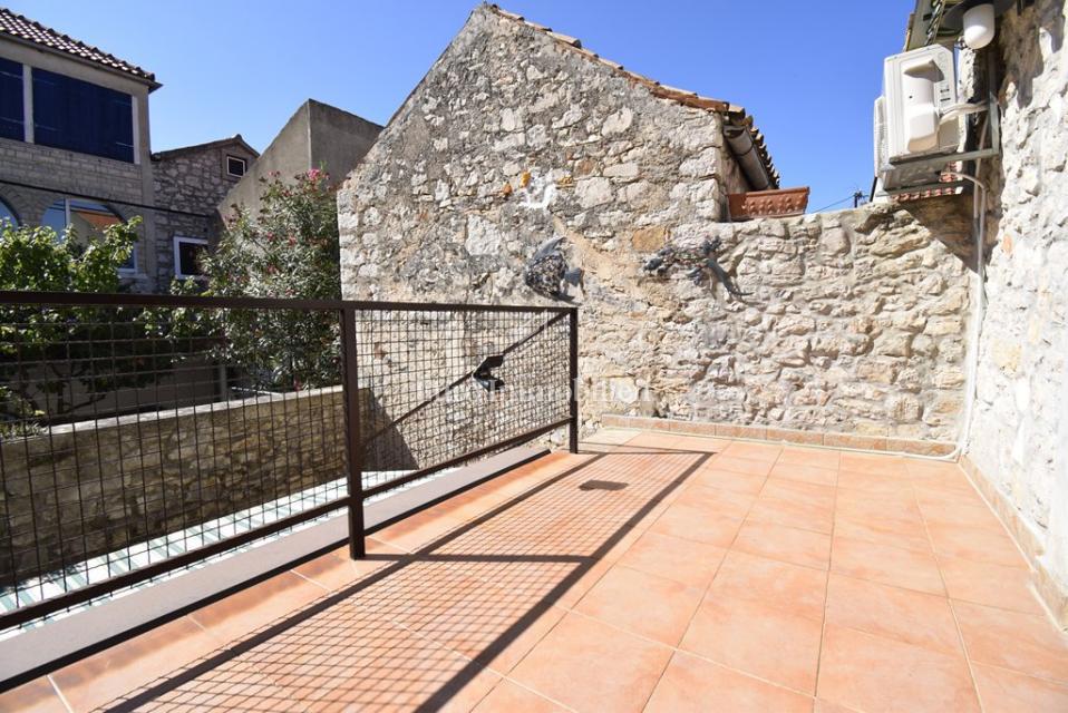 Casa in Pietra con Vista Mare