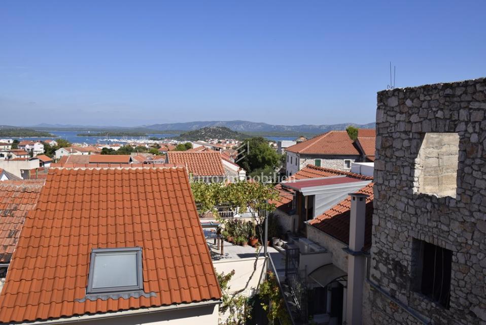 Casa in Pietra con Vista Mare