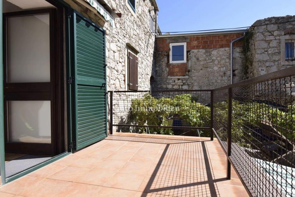 Casa in Pietra con Vista Mare