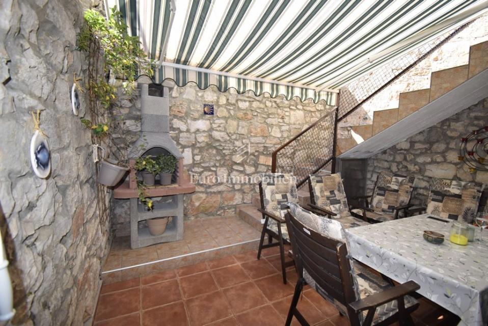 Casa in Pietra con Vista Mare