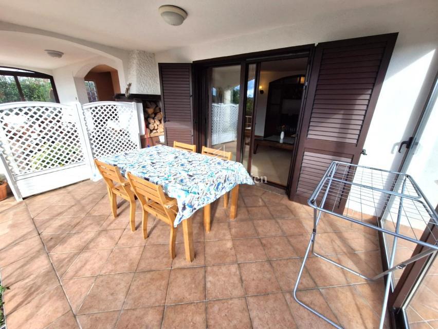 Punat, casa indipendente con piscina in buona posizione