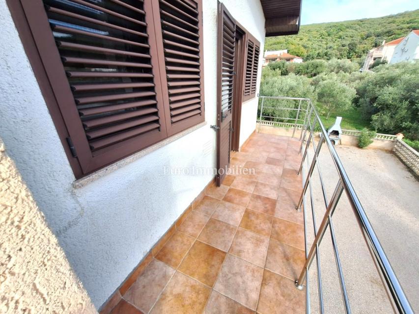 Punat, casa indipendente con piscina in buona posizione