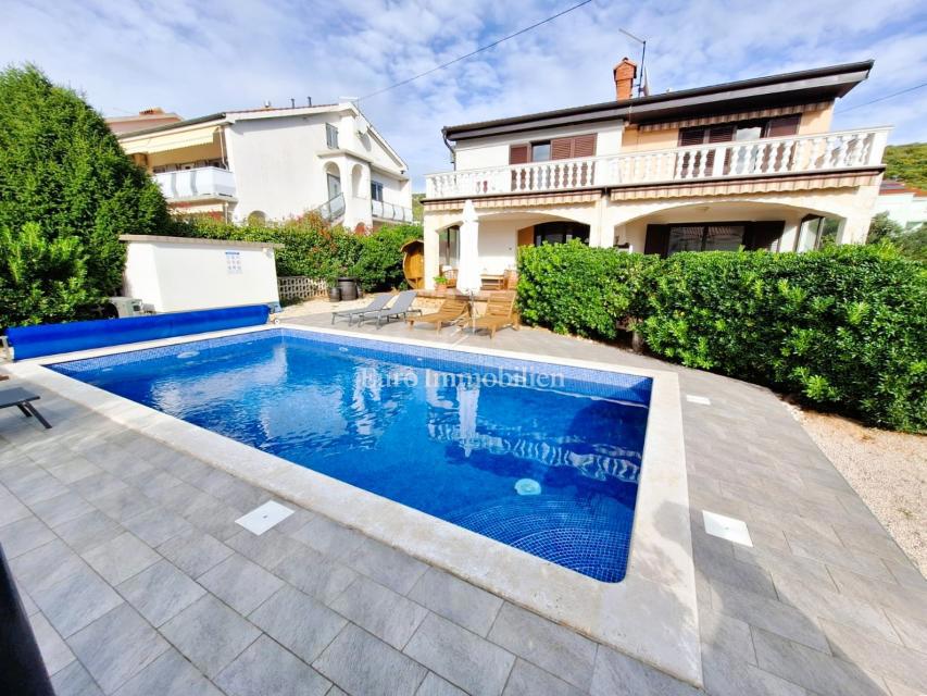 Punat, casa indipendente con piscina in buona posizione