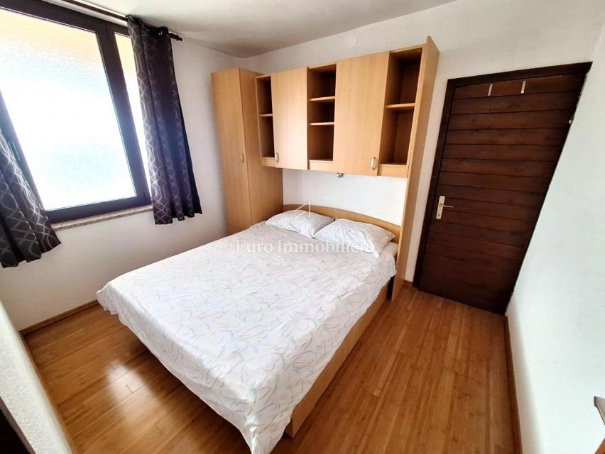 Punat, casa indipendente con piscina in buona posizione