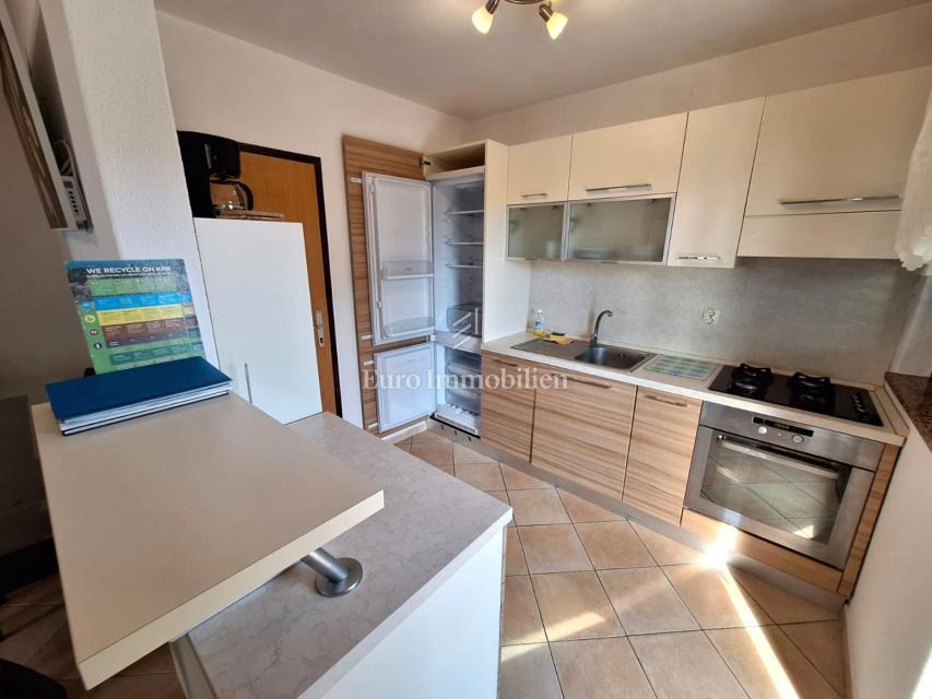 Punat, casa indipendente con piscina in buona posizione