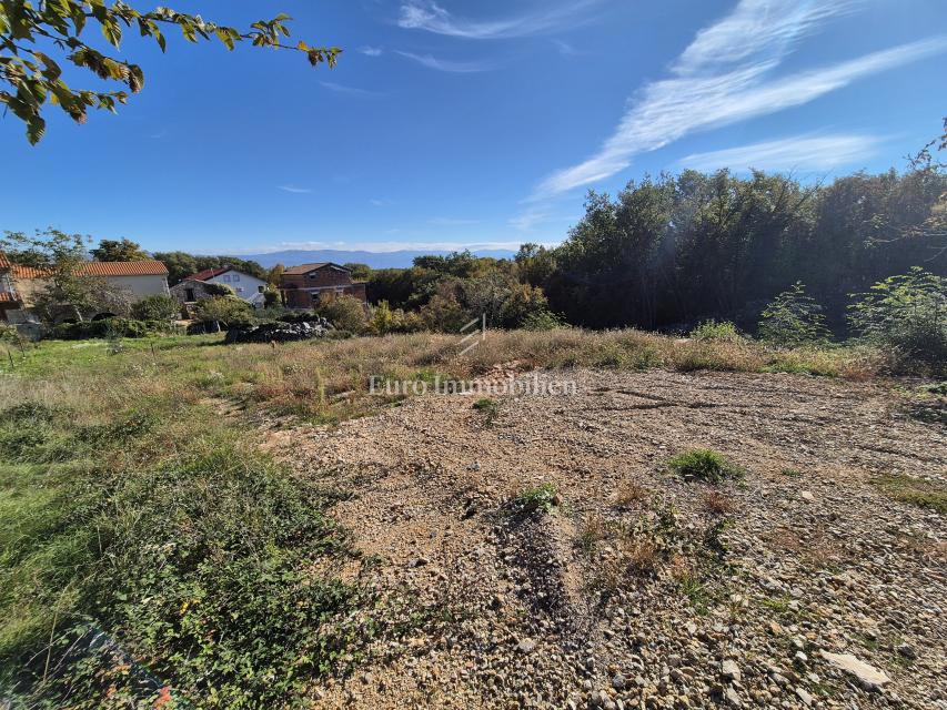 Isola di Krk, zona Dobrinja, terreno per due edifici