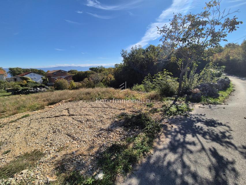 Isola di Krk, zona Dobrinja, terreno per due edifici