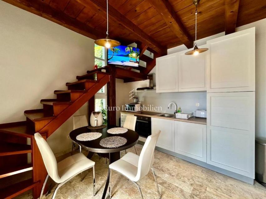 Due Case in Pietra Ristrutturate con Piscina