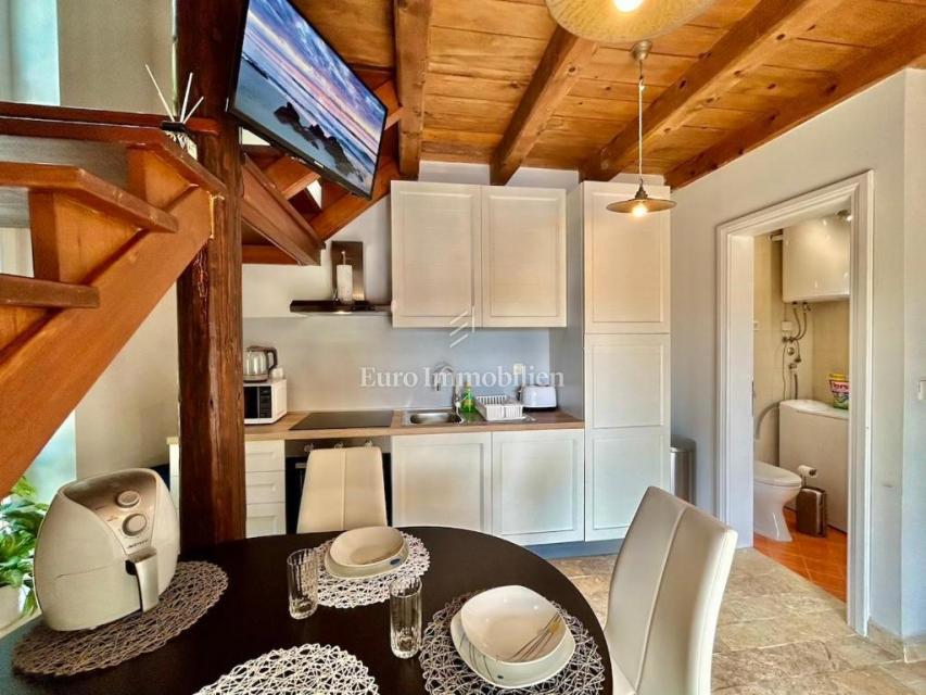 Due Case in Pietra Ristrutturate con Piscina