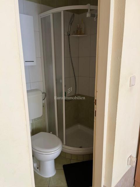 Casa con 4 apt e terreno edificabile, 60m dal mare, Vir