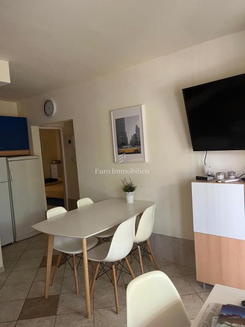 Casa con 4 apt e terreno edificabile, 60m dal mare, Vir